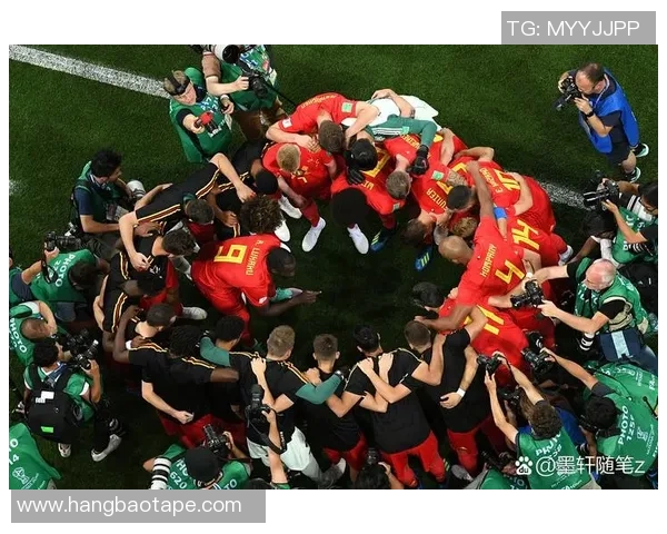 双星闪耀绿茵场巨星携手定格传奇瞬间荣耀共谱足球盛宴 双星闪耀绿茵场巨星携手定格传奇瞬间荣耀共谱足球盛宴